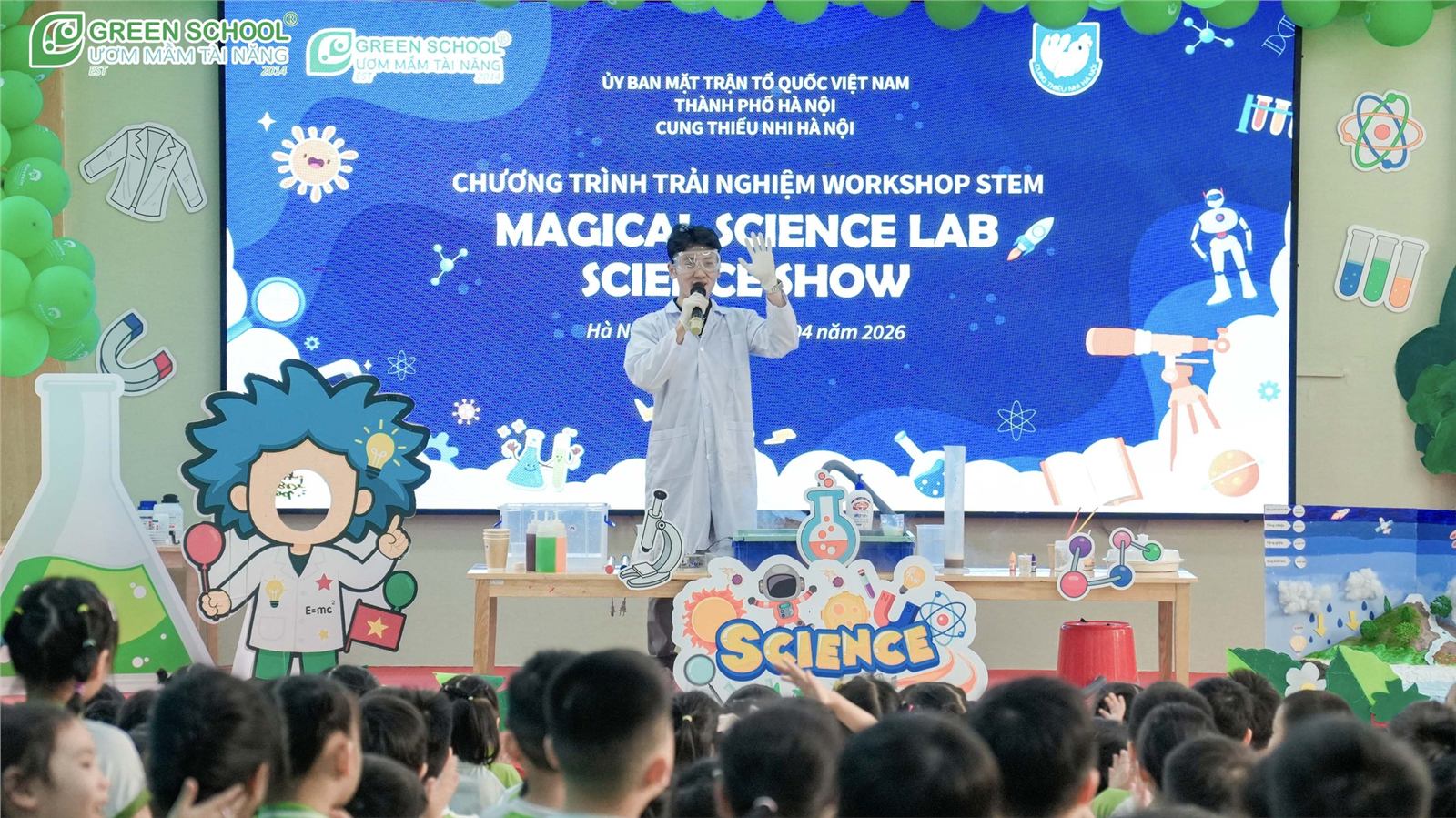 Sân khấu WOW Science Show của Einstein Bus